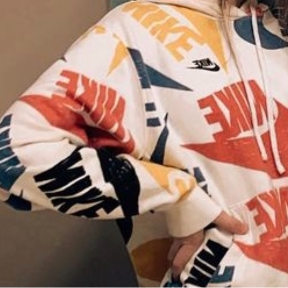 nike sweatshirt